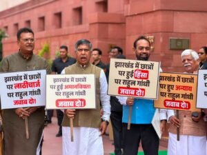 झारखंड के छात्र की आवाज अब दिल्ली तक पहुंची, भाजपा सांसदों ने किया प्रदर्शन
