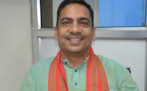 प्रेस वार्ता में आलाकमान के रटा रटाये गाना गाने की थी कांग्रेस मंत्रियों में आपाधापी: भानु प्रताप शाही