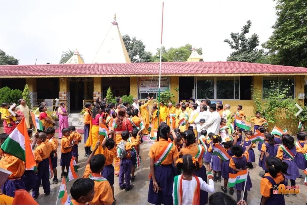 एकलव्य ग्रेटर ने शहीदों को याद किया