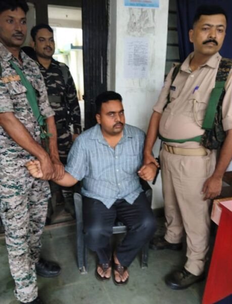 बंदगांव थाना प्रभारी 15 हजार रुपये रिश्वत लेते गिरफ्तार ,पश्चिमी सिंहभूम में ACB की बड़ी कार्रवाई