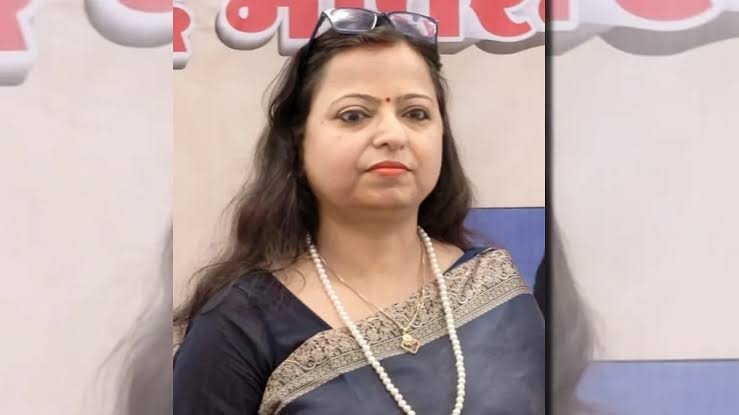 समस्तीपुर की डीसीएलआर दो लाख नकद और नई वॉशिंग मशीन घूस लेते गिरफ्तार