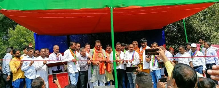 18 करोड़ की लागत से बनेगा दामोदर नदी पर बनेगा नया पुल, सांसद मनीष जायसवाल और विधायक ने किया शिलान्यास