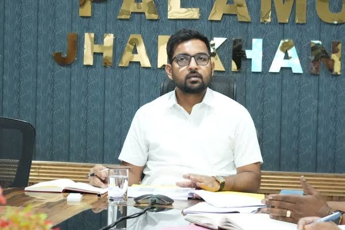 पलामू उपायुक्त के नाम से फिर बना फर्जी व्हाट्सऐप प्रोफाइल, प्रशासन ने किया सतर्क