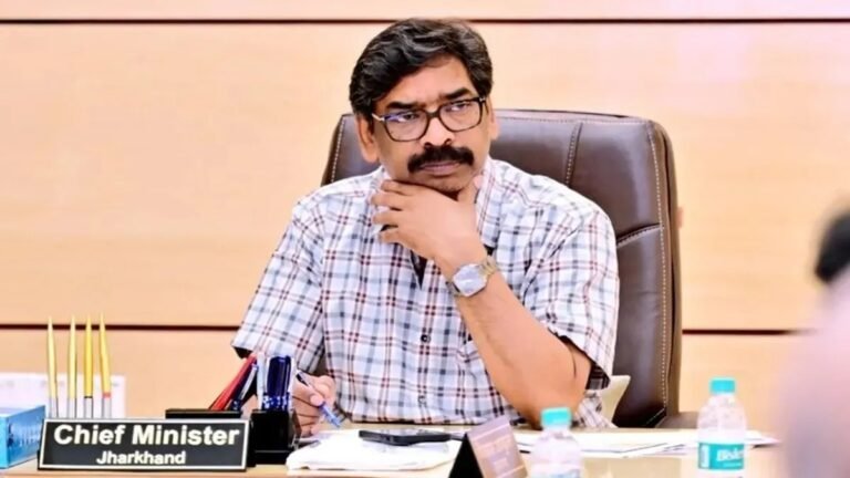 रांची के हर वार्ड में बनेंगे वेंडर मार्केट, सड़कों से हटेंगे अनावश्यक कट, हेमंत सोरेन ने दिया निर्देश