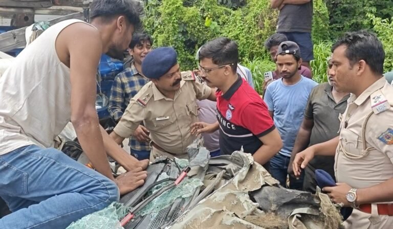 चुट्टूपालू घाटी में कंटेनर ने कार को मारी जोरदार टक्कर, DSP की मौसी की मौत, 5 घायल
