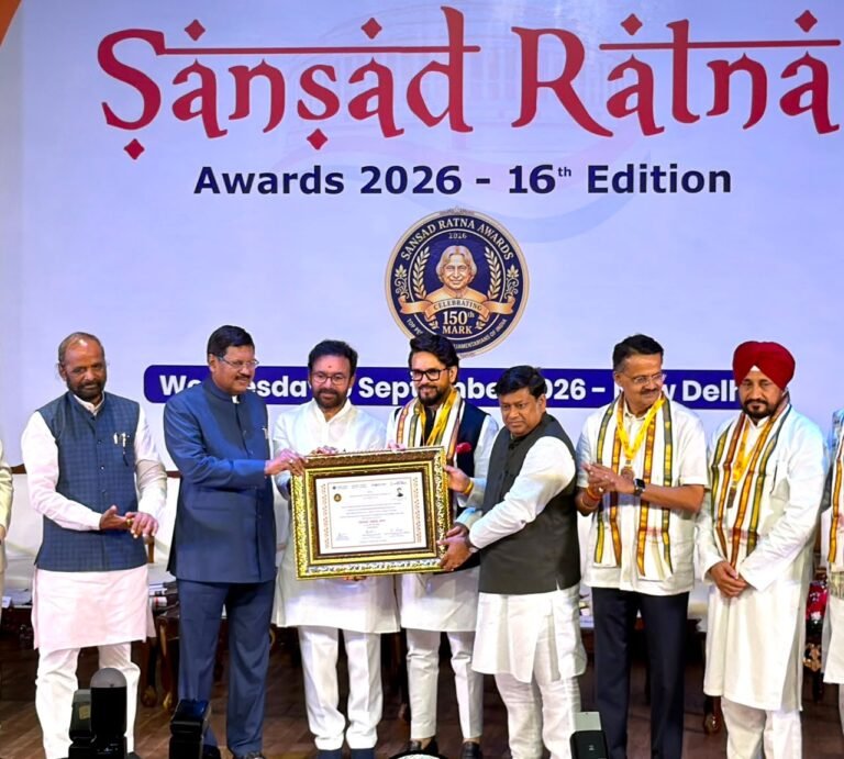 अनुराग ठाकुर को उत्कृष्ट संसदीय योगदान के लिए मिला संसद रत्न पुरस्कार