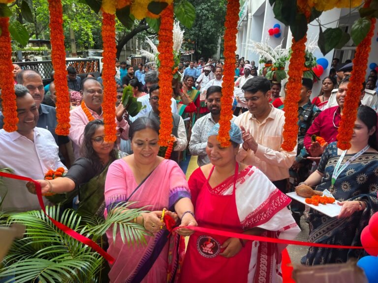 रक्षा शक्ति विश्वविद्यालय में मिलेगा झारखंडी व्यंजन,मंत्री दीपिका पांडेय ने पलाश दीदी कैफे का किया उद्घाटन