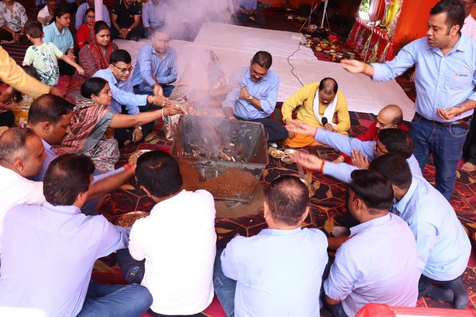 जिंदल स्टील पतरातू में धूमधाम से हुयी विश्वकर्मा पूजा, प्लांट प्रमुख केबी सिंह ने की पूजा-अर्चना