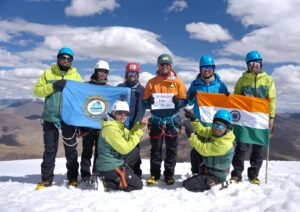 लद्दाख में भारतीय पर्वतारोहियों ने रचा इतिहास, 23 दिन में 20 चोटियां किया फतह
