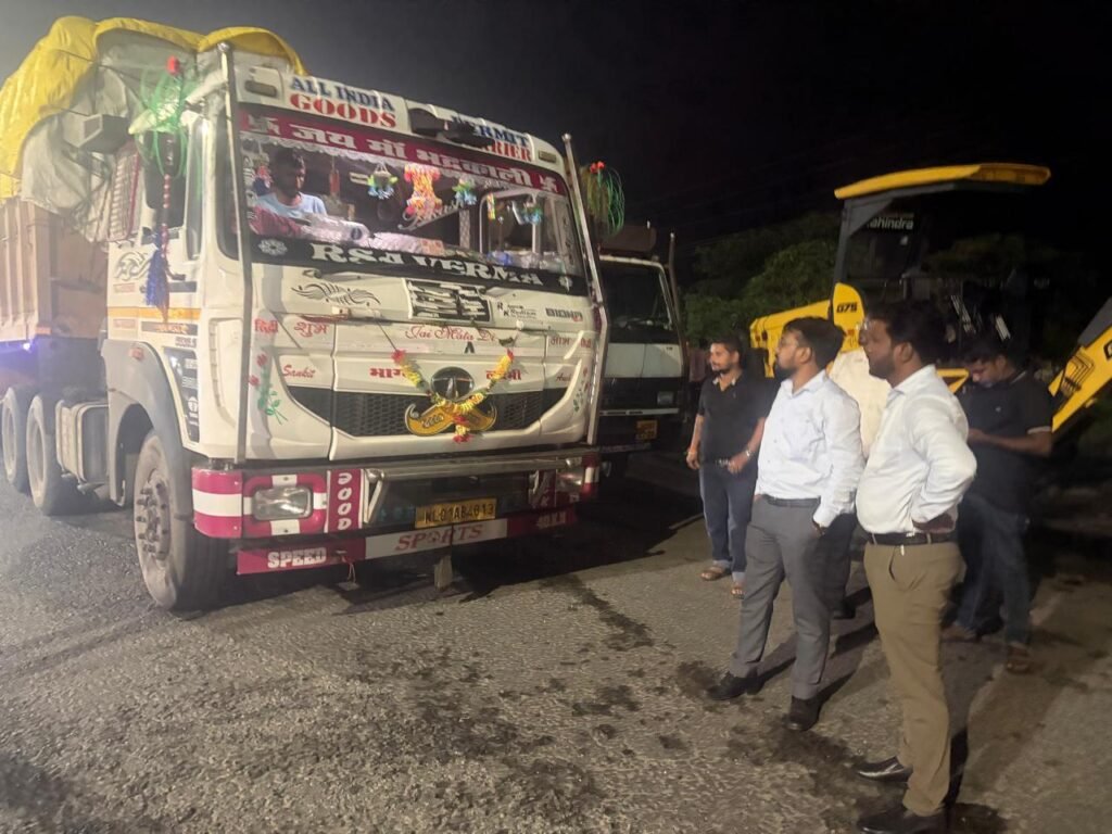 चुट्टूपालू घाटी में नो पार्किंग जोन में भारी वाहन खड़ा करना पड़ा महंगा, डीटीओ ने ठोका जुर्माना