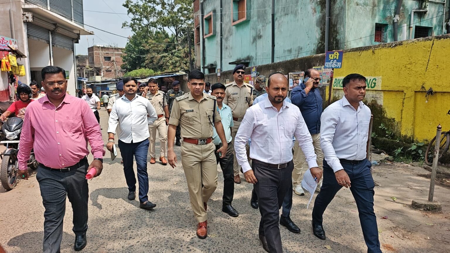 अतिक्रमण मुक्त होगा रामगढ़, सड़क पर उतरे डीसी-एसपी