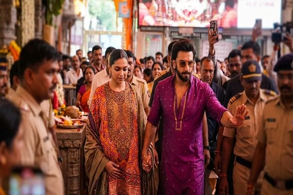 दूसरे बेबी के जन्म से पहले दीपिका पादुकोण ने लिया बप्पा का आशीर्वाद