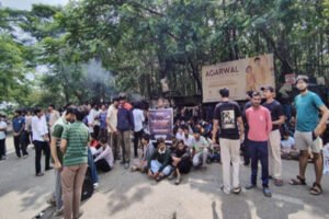 आईआईआईटी रांची में छात्र की मौत पर दूसरे दिन भी प्रदर्शन, निदेशक के इस्तीफे पर अड़े विद्यार्थी