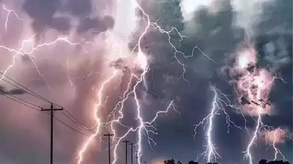 झारखंड में कल से बदलेगा मौसम, बारिश और वज्रपात का अलर्ट