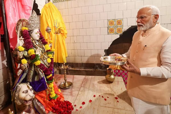 नवरात्रि के दूसरे दिन पीएम मोदी ने साझा किया देवी स्तुति का वीडियो, देशवासियों को दी शुभकामनाएं