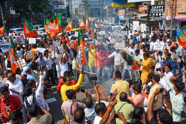 पीएम मोदी पर खड़गे की कथित आपत्तिजनक टिप्पणी के खिलाफ देशभर में भाजपा का प्रदर्शन, मांगी माफी