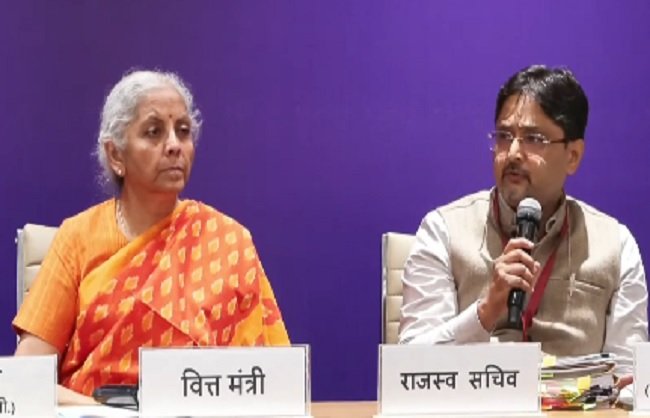 जीएसटी काउंसिल का बड़ा फैसला, टैक्स अधिकारियों की गिरफ्तारी की शक्ति खत्म; मुकदमे की सीमा भी बढ़ी