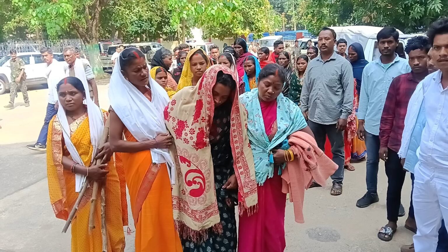 लातेहार में महिला से मारपीट के मामले में बरियातू थाना प्रभारी और सिपाही निलंबित, हेमंत सोरेन ने दिया था जांच के आदेश