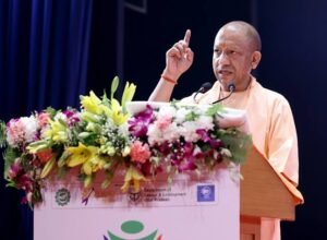 महिलाओं को मिलेगा फ्री सिलिंडर, आंगनबाड़ी कार्यकर्ताओं को साड़ी, योगी ने दुर्गा पूजा से पहले दिया बड़ा गिफ्ट