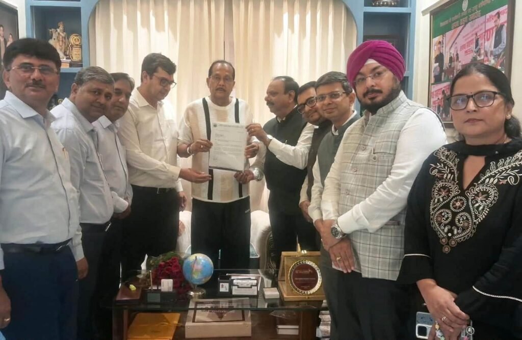 झारखंड चेंबर ने वित्त मंत्री से वाहनों की आवाजाही और खाली पदों की समस्या दूर करने का किया आग्रह
