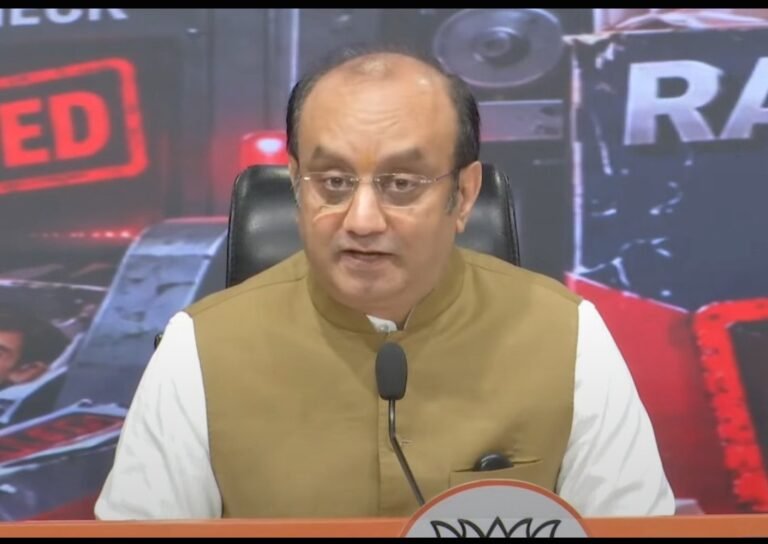 गरीबी घटाने में जुटी मोदी सरकार, अराजकता फैलाने में लगी कांग्रेस: त्रिवेदी