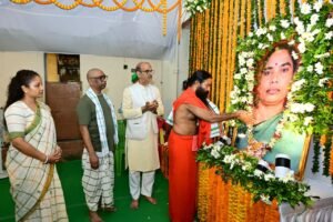 बाबा रामदेव ने रूपी सोरेन को दी श्रद्धांजलि, कहा- अदम्य साहस के साथ अपने पुरखों की विरासत को आगे बढ़ा रहे हैं हेमंत सोरेन