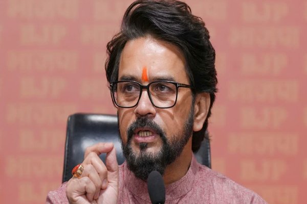 कांग्रेस का एक ही फंडा है, राज नहीं तो अराजकता फैला दो, राहुल गांधी पर अनुराग ठाकुर का तीखा हमला, बोले- वोट चोरी के सबूत कहां?